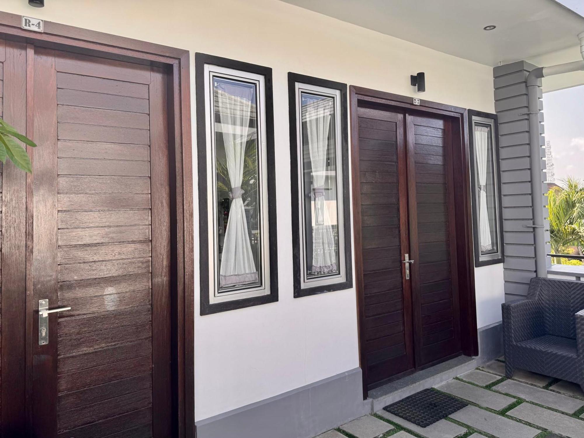 Villa Rumah Putih Abu Abu เซงกีกี ภายนอก รูปภาพ