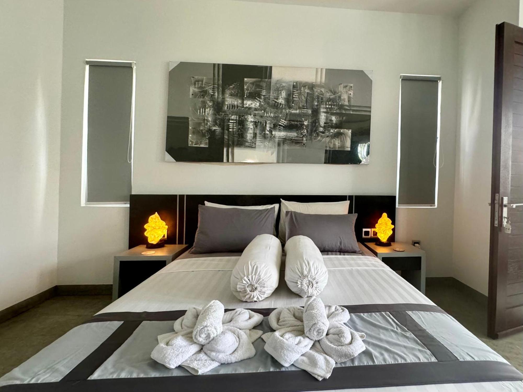 Villa Rumah Putih Abu Abu เซงกีกี ภายนอก รูปภาพ