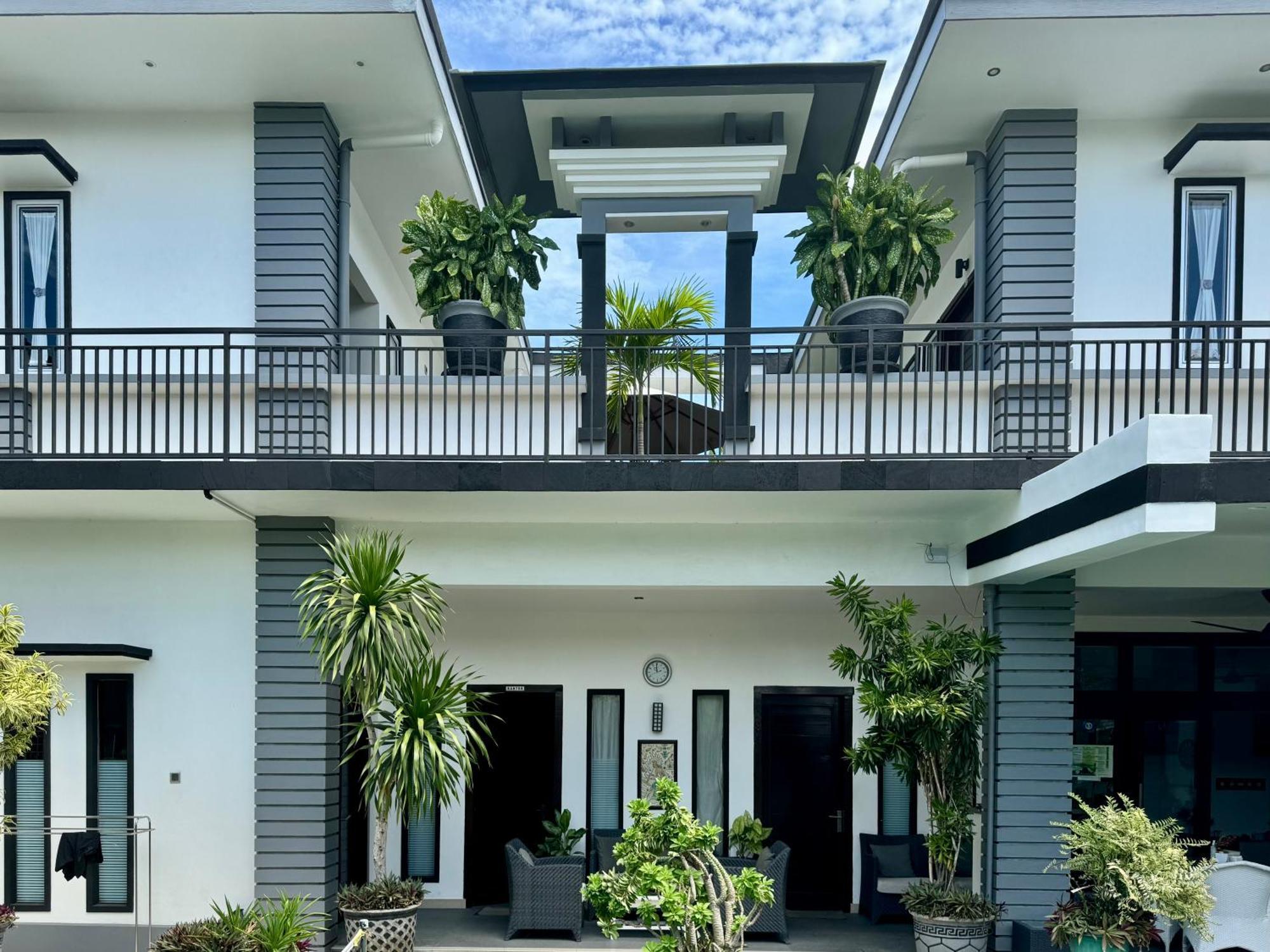 Villa Rumah Putih Abu Abu เซงกีกี ภายนอก รูปภาพ