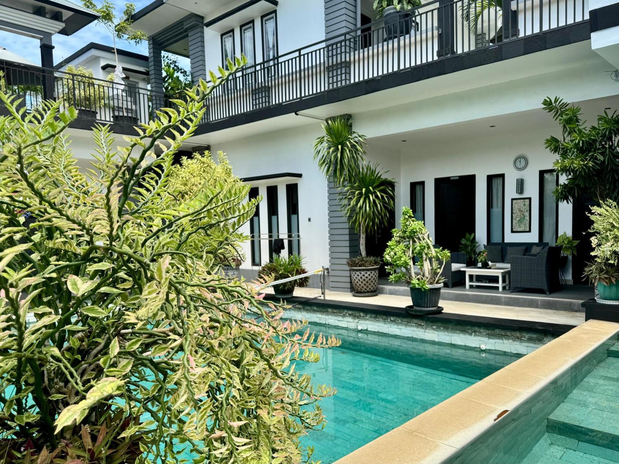 Villa Rumah Putih Abu Abu เซงกีกี ภายนอก รูปภาพ