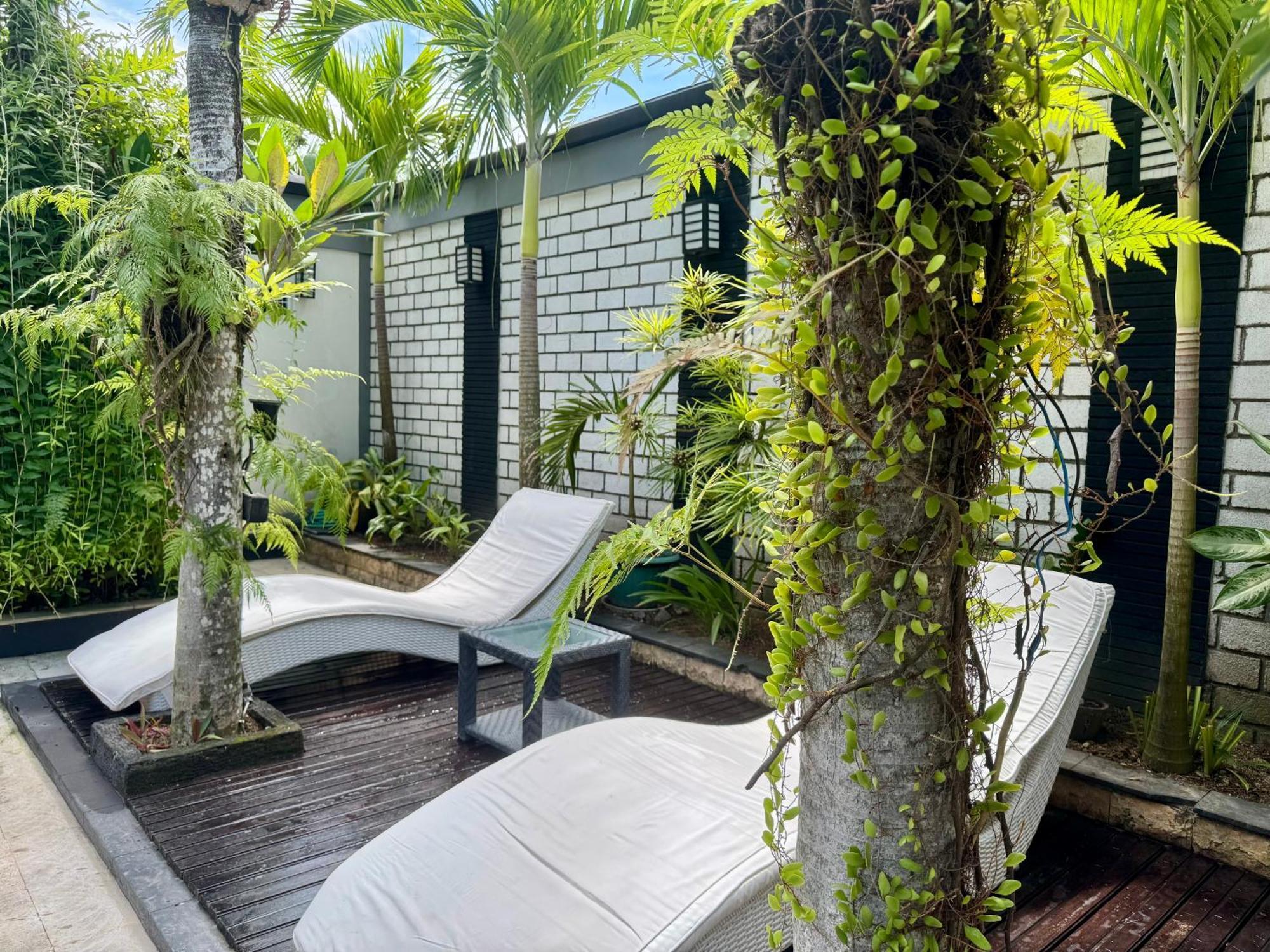 Villa Rumah Putih Abu Abu เซงกีกี ภายนอก รูปภาพ