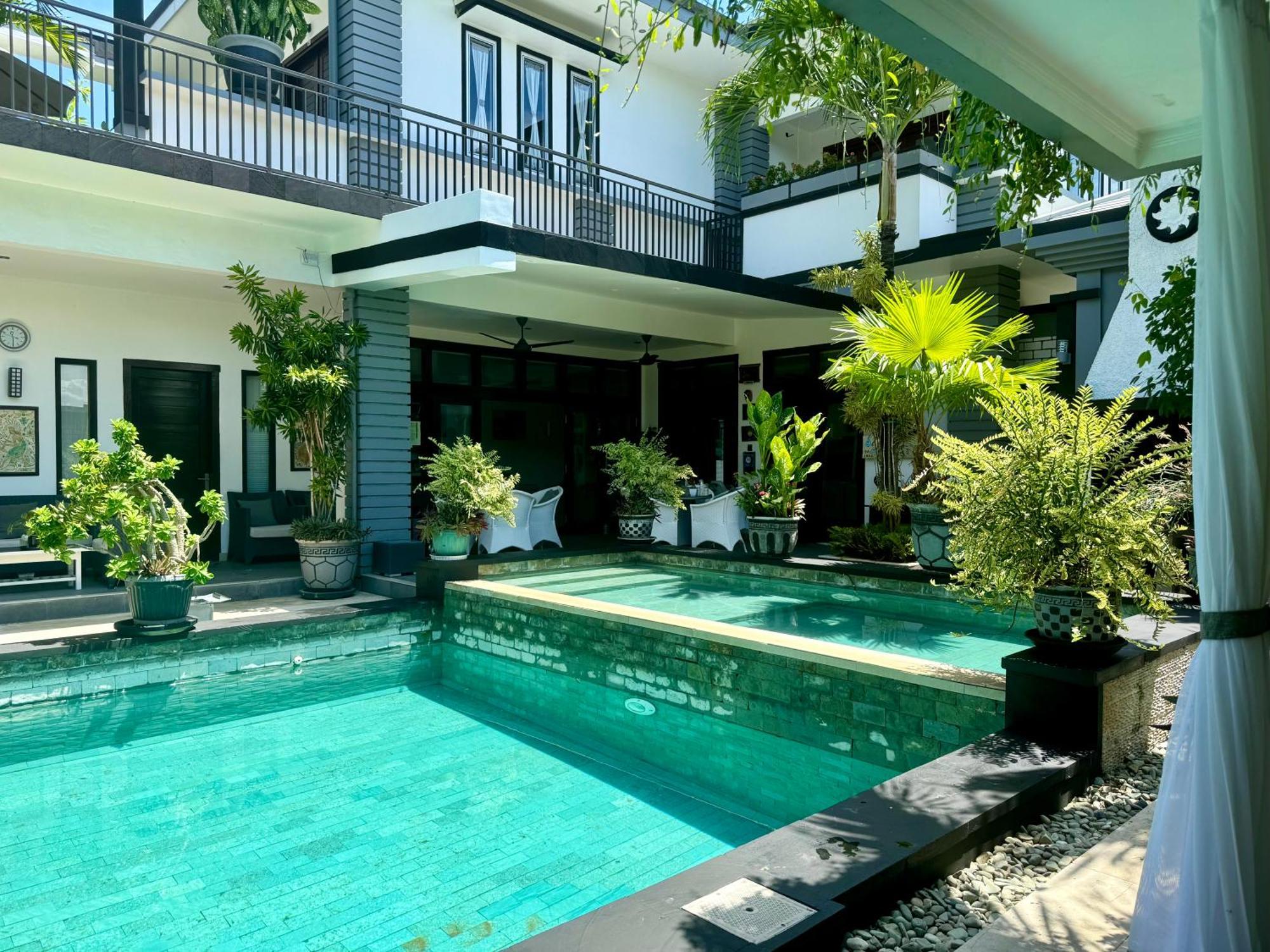 Villa Rumah Putih Abu Abu เซงกีกี ภายนอก รูปภาพ