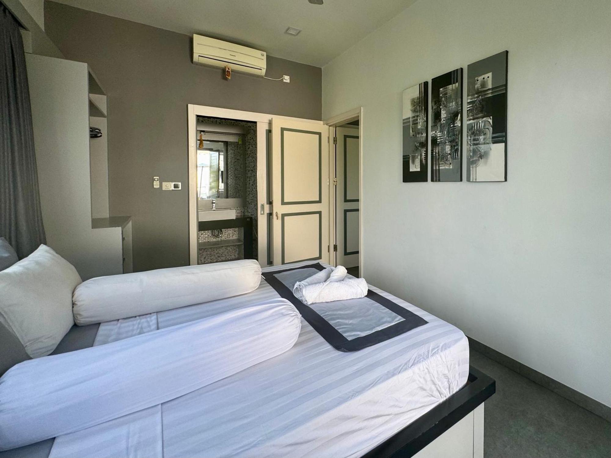 Villa Rumah Putih Abu Abu เซงกีกี ภายนอก รูปภาพ