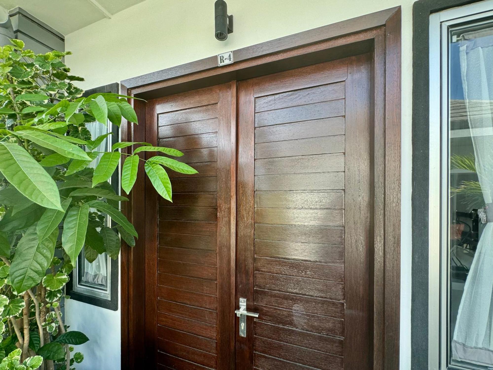 Villa Rumah Putih Abu Abu เซงกีกี ภายนอก รูปภาพ