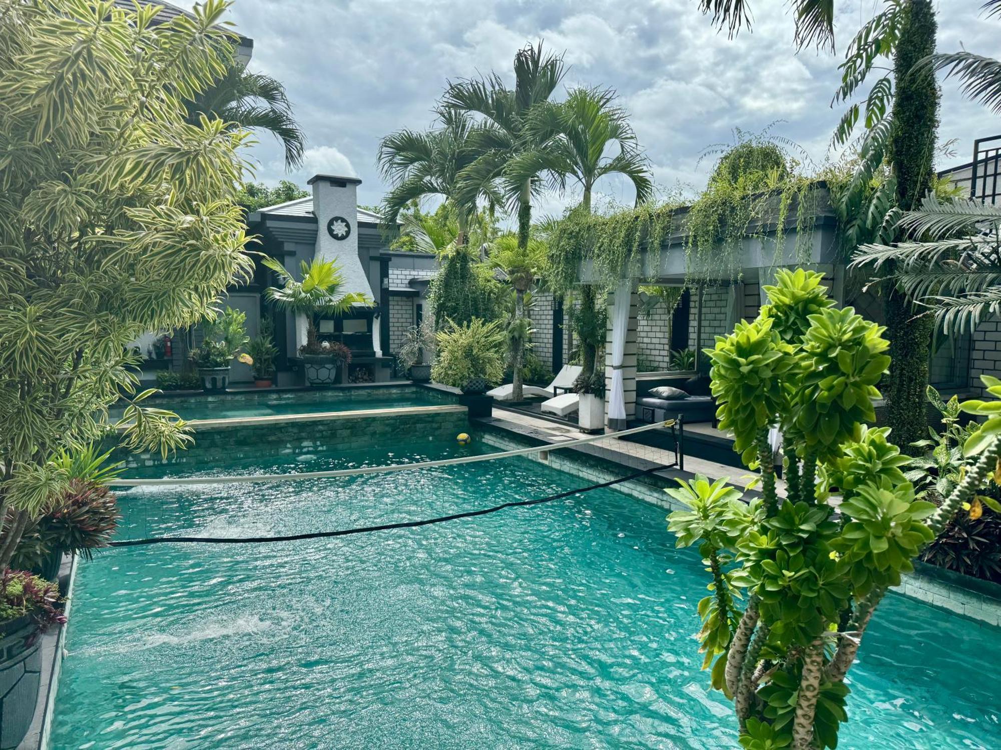 Villa Rumah Putih Abu Abu เซงกีกี ภายนอก รูปภาพ