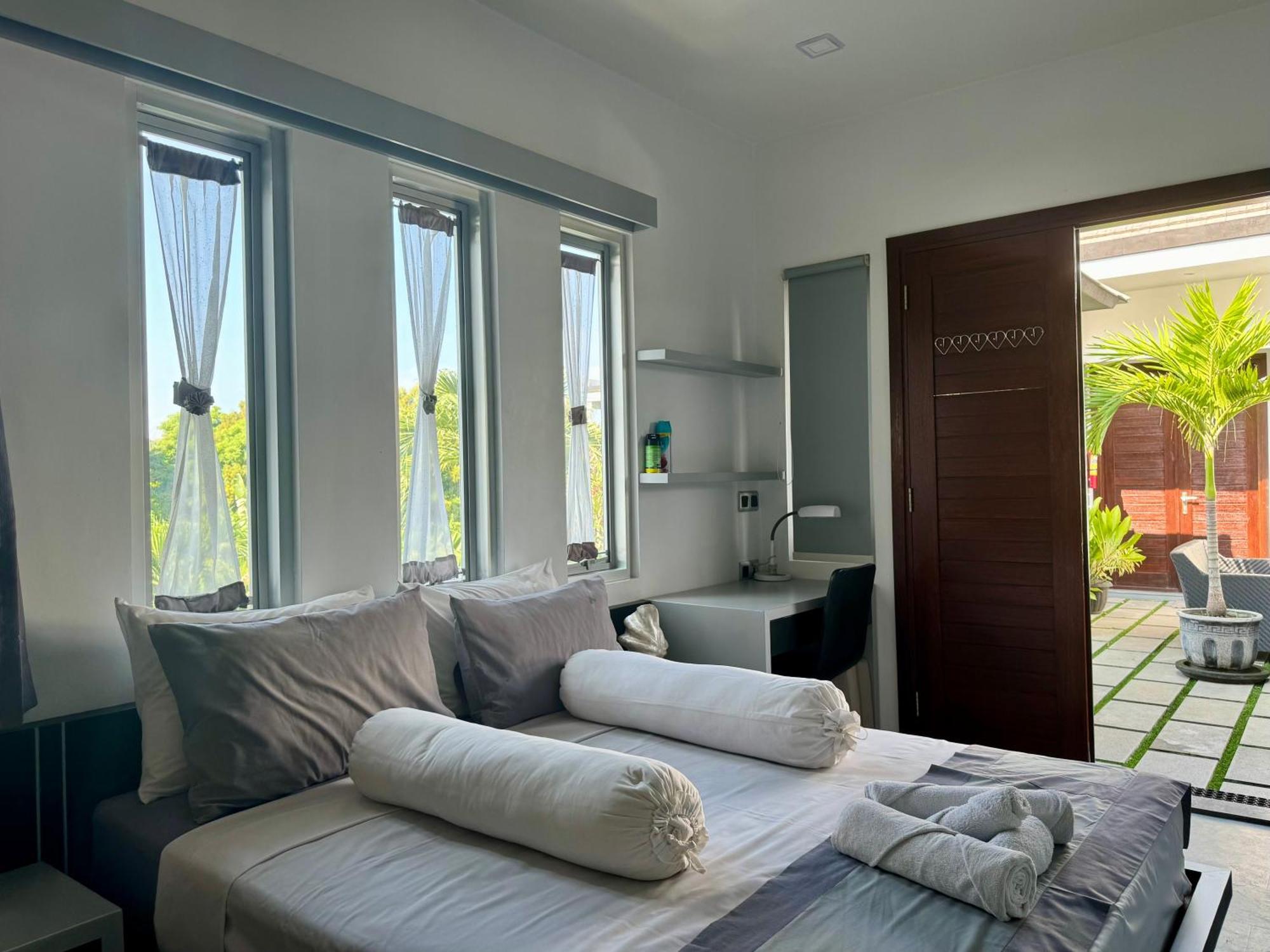 Villa Rumah Putih Abu Abu เซงกีกี ภายนอก รูปภาพ
